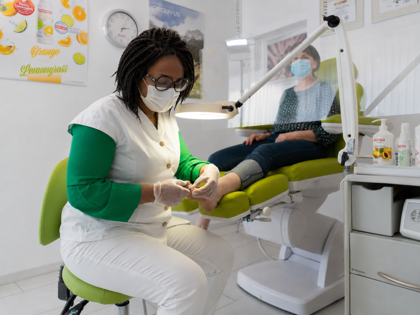 Soin podologique en cours au cabinet Curasi